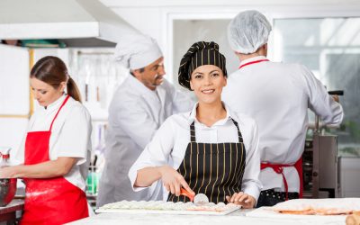 4 Reasons Why Your Employees Should Wear Restaurant Aprons