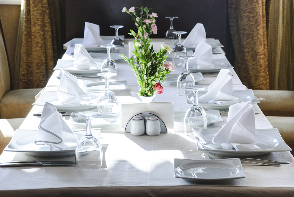 Here's Why You Should Use Cloth Table Linens in Your Restaurant